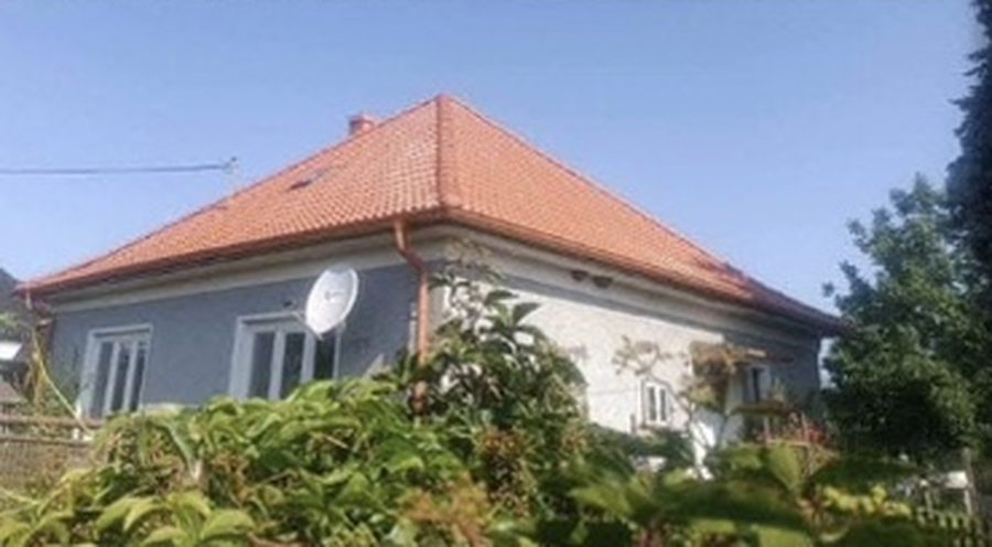 Rekonštrukcia valbovej strechy